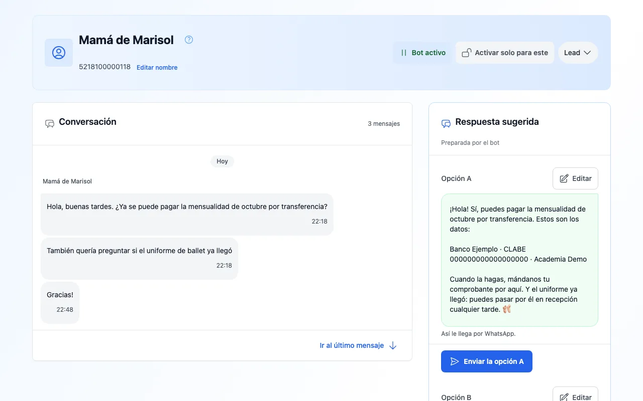 Conversación de WhatsApp en Studio Link con una respuesta sugerida lista para aprobar